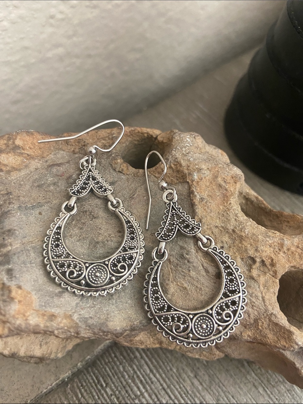 5/$10❤️❤️❤️NEW Handmade Silver Tone Zinc Alloy Teardrop Filigree Earrings